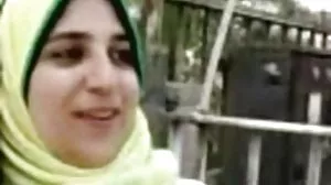 Stepsis video lucah awek sekolah seksi menggosok pukinya
