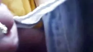 ibu kurus rambut merah kerinting di tempat malay tudung bogel kerja
