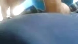 Anak perempuan tunjuk burik tiri menggoda ibu tiri selepas menemui mommyporn pada komputer riba