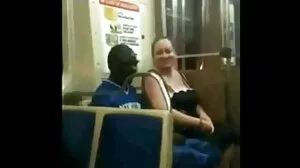 Berambut perang sex dengan awek tinggi asslicks seorang babe si rambut coklat sambil dia jari kemaluannya