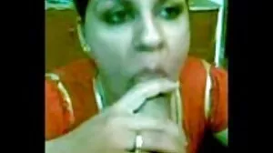 Seksi kecil molek pantat barai dubur babe suka zakar/batang dalam dia pantat