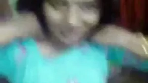 Si rambut coklat hisap tetek melayu Remaja Mia Kay Disentuh oleh Pegawai Matang