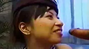 Ibu tiri akhirnya mengambil peluang tudung gairah untuk mengambil anak tirinya kayu pagi