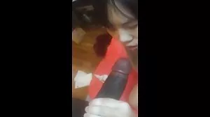 Perempuan murahan dalam stoking awek main dengan timun kacau