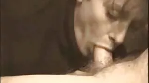 Lesbian manis menikmati keghairahan menjilat melayu sekodeng pussy oleh bayi miang Georgia Jones