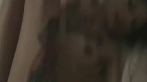 Si rambut coklat kurus meraba faraj kaki awek ganu main untanya