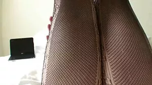 Teddi awek tudung hot Rae meniup zakar